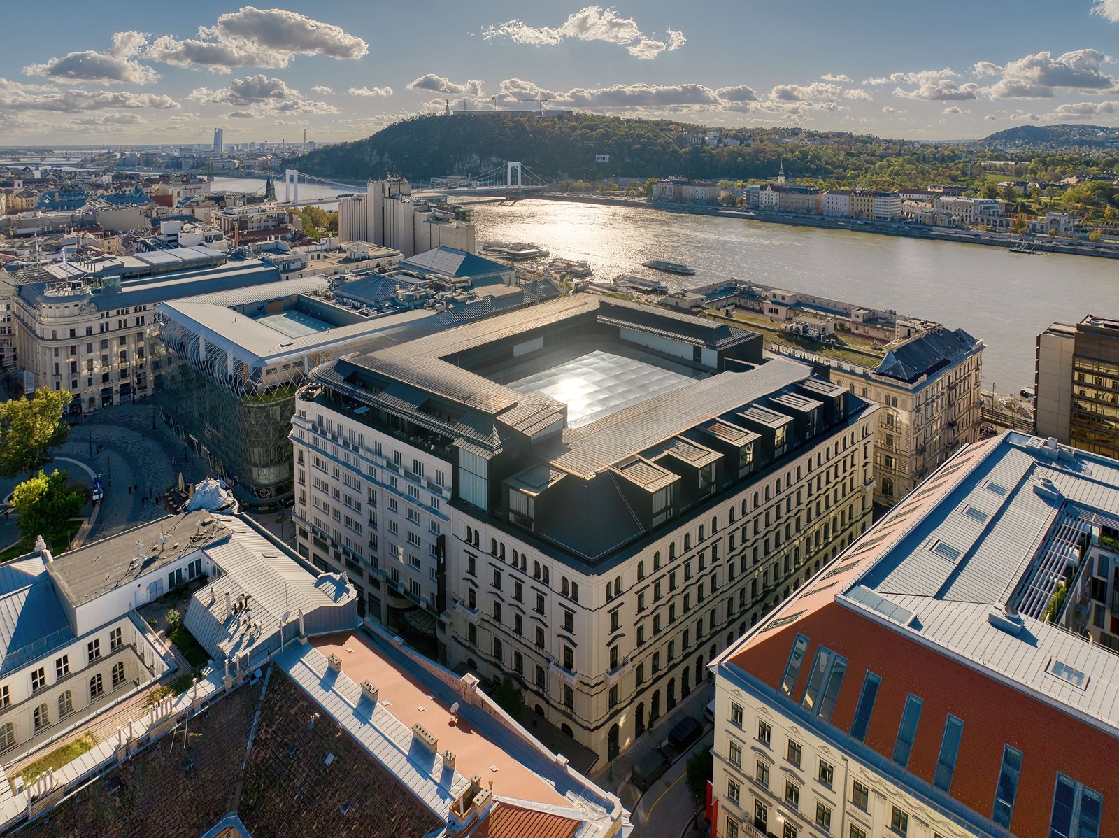 Dorothea Hotel, Budapest, Autograph Collection, backstory