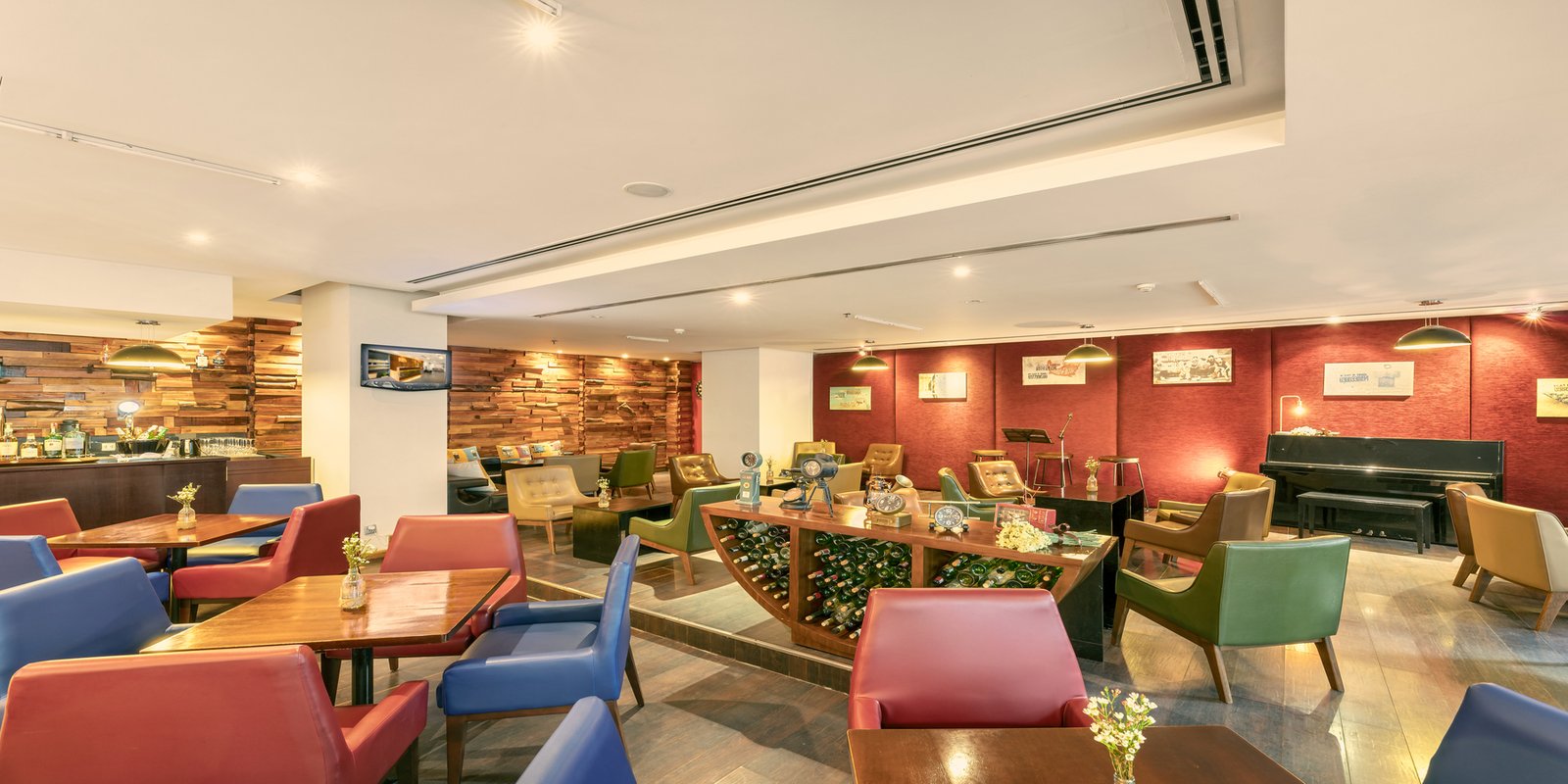 Liberty Central Saigon Centre Hotel — vibe