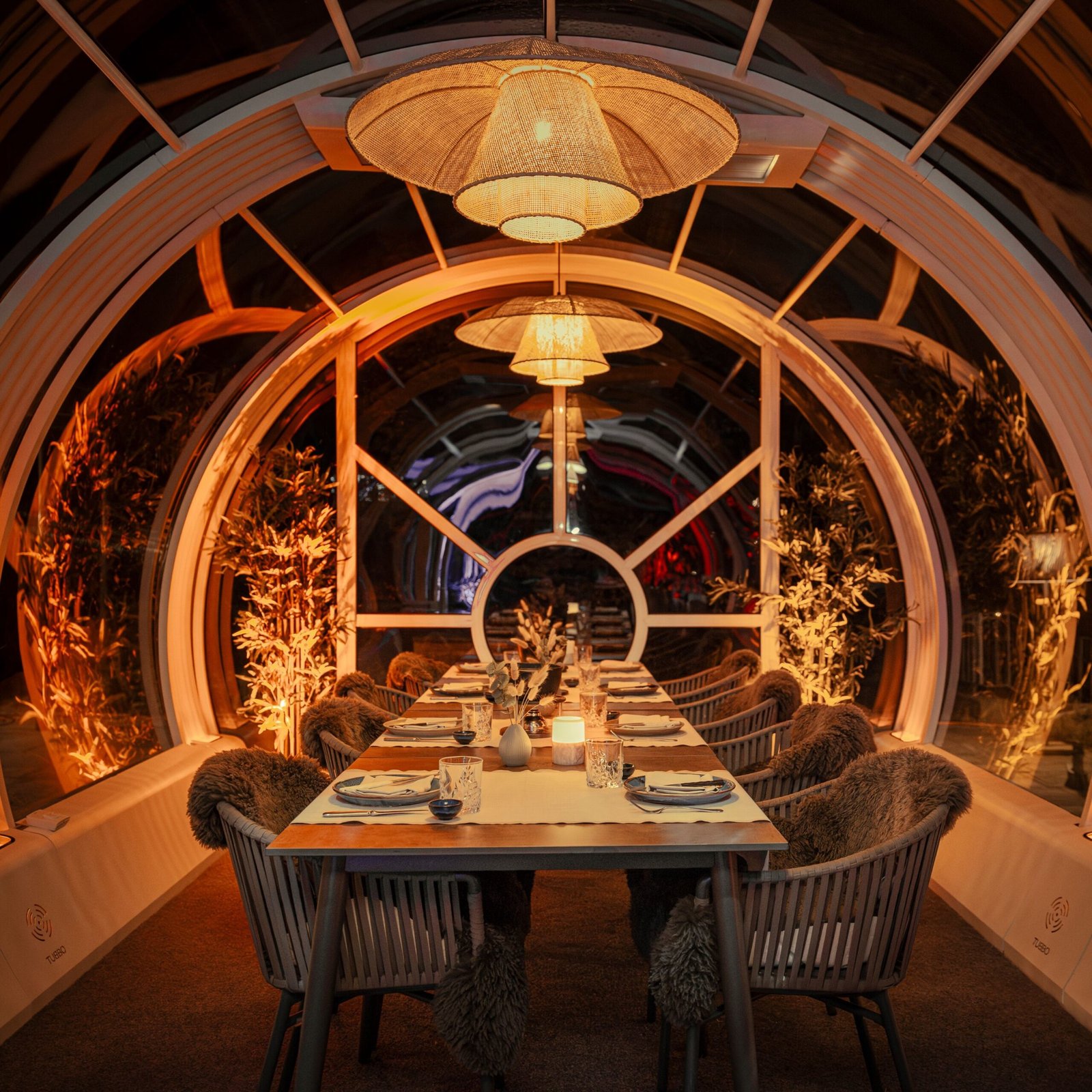 Bergwelt Grindelwald, at the table