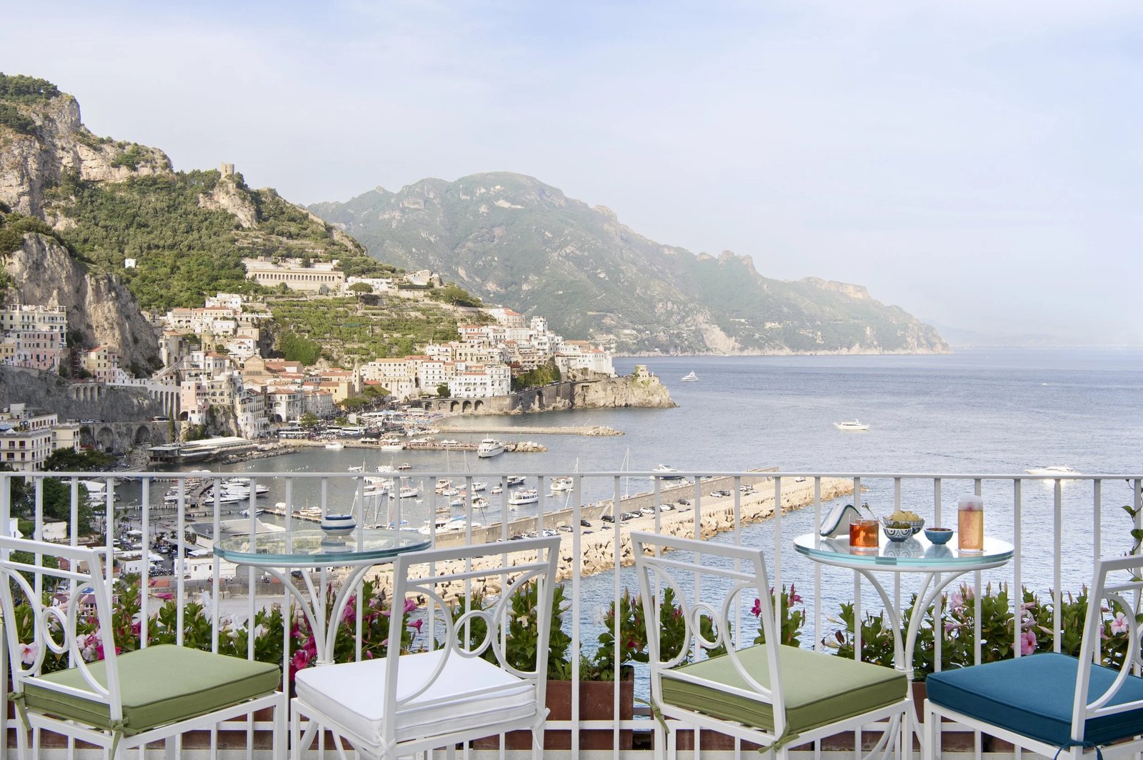 Hotel Miramalfi, donna emma