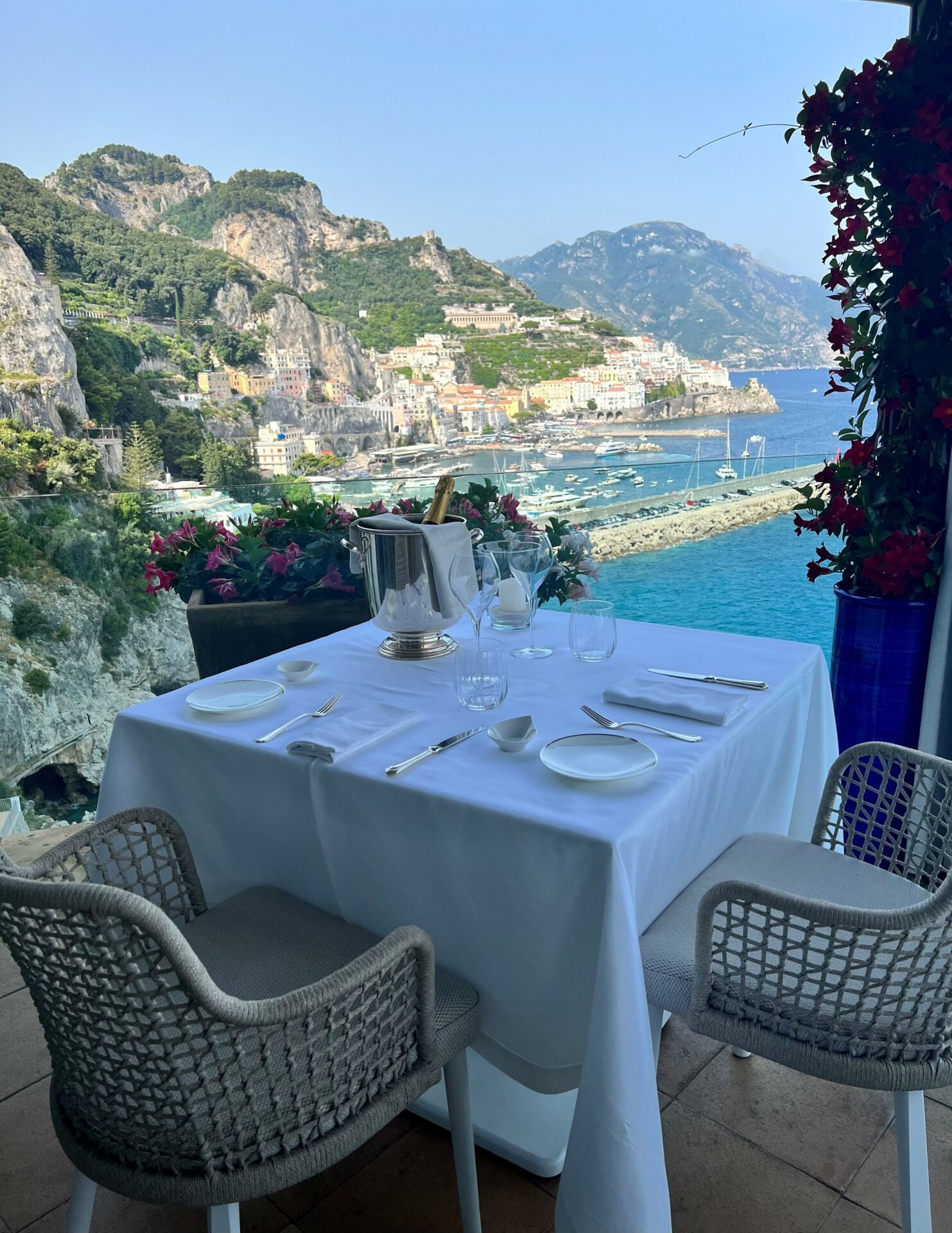 Hotel Miramalfi, donna emma