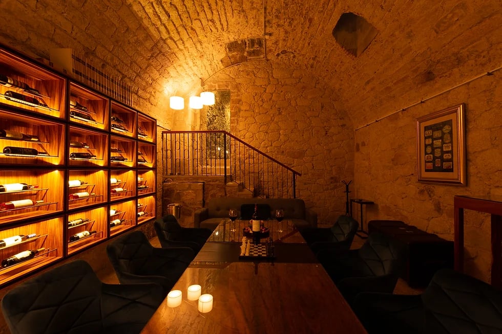 Nueve 25 Hotel Boutique, eat & drink