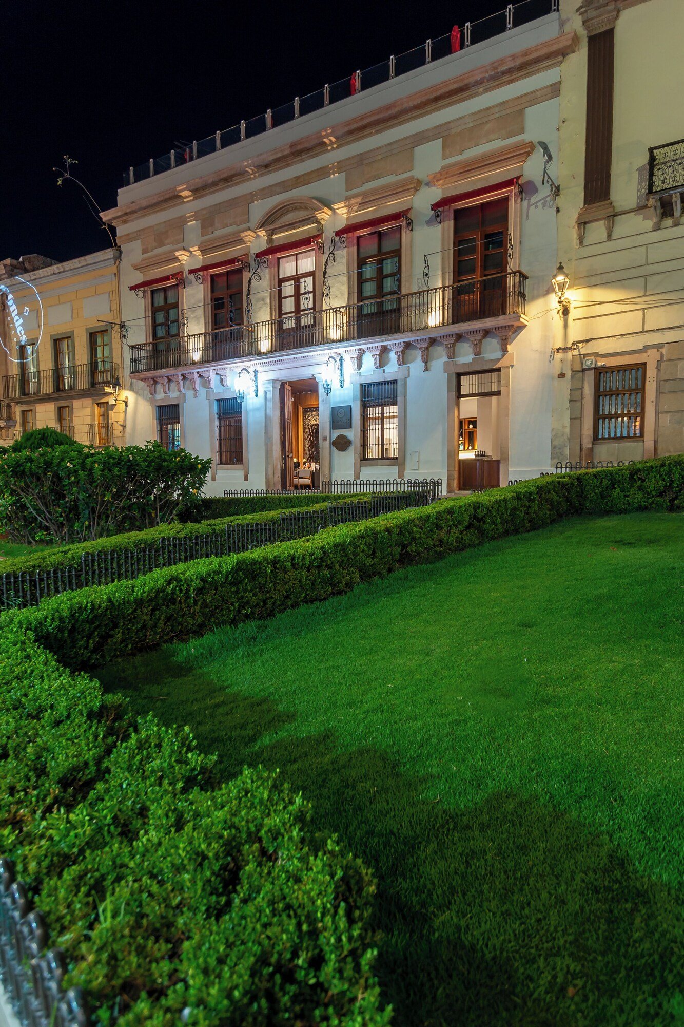 Nueve 25 Hotel Boutique, backstory