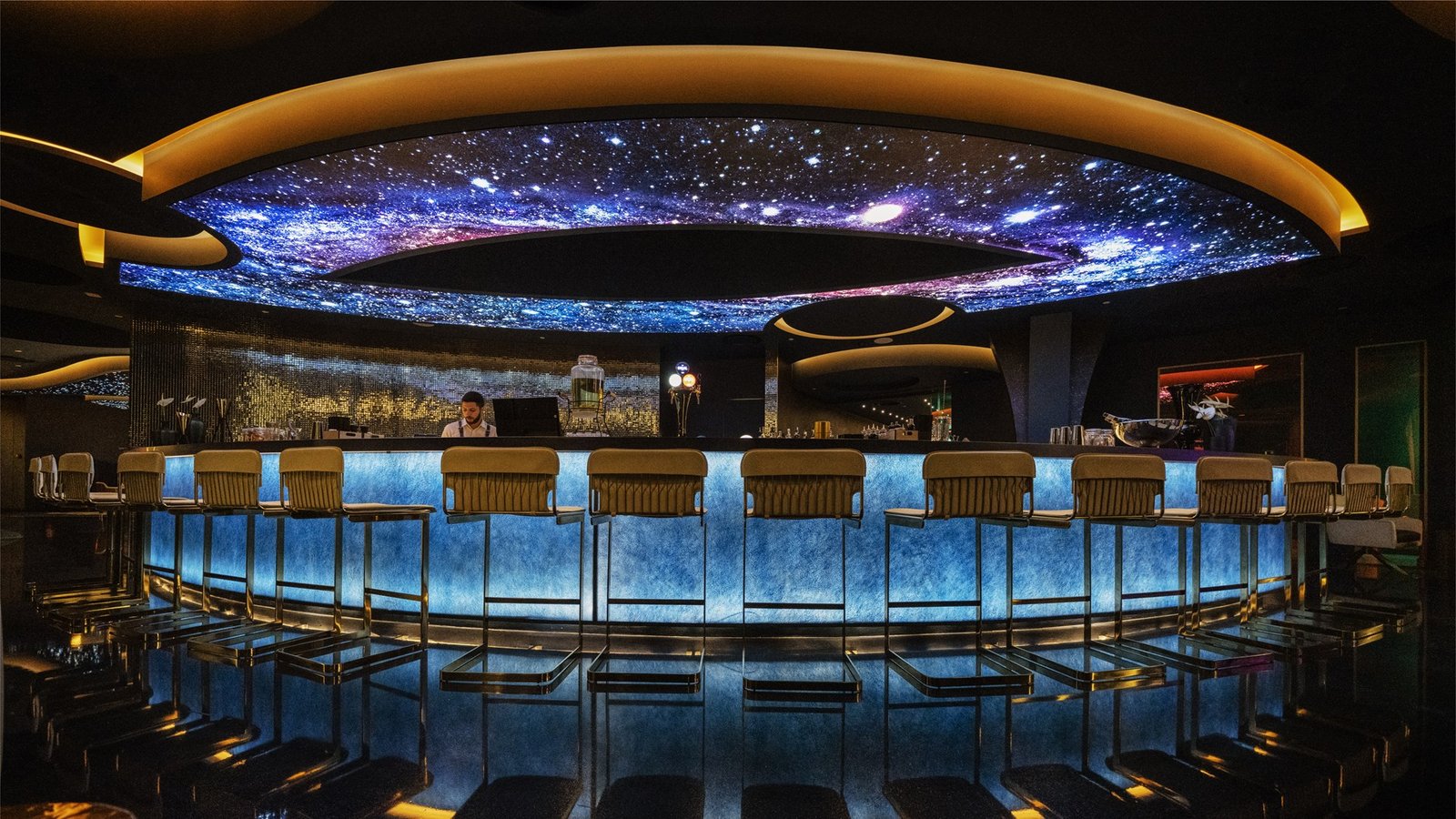 Savoy Palace, galáxia skybar