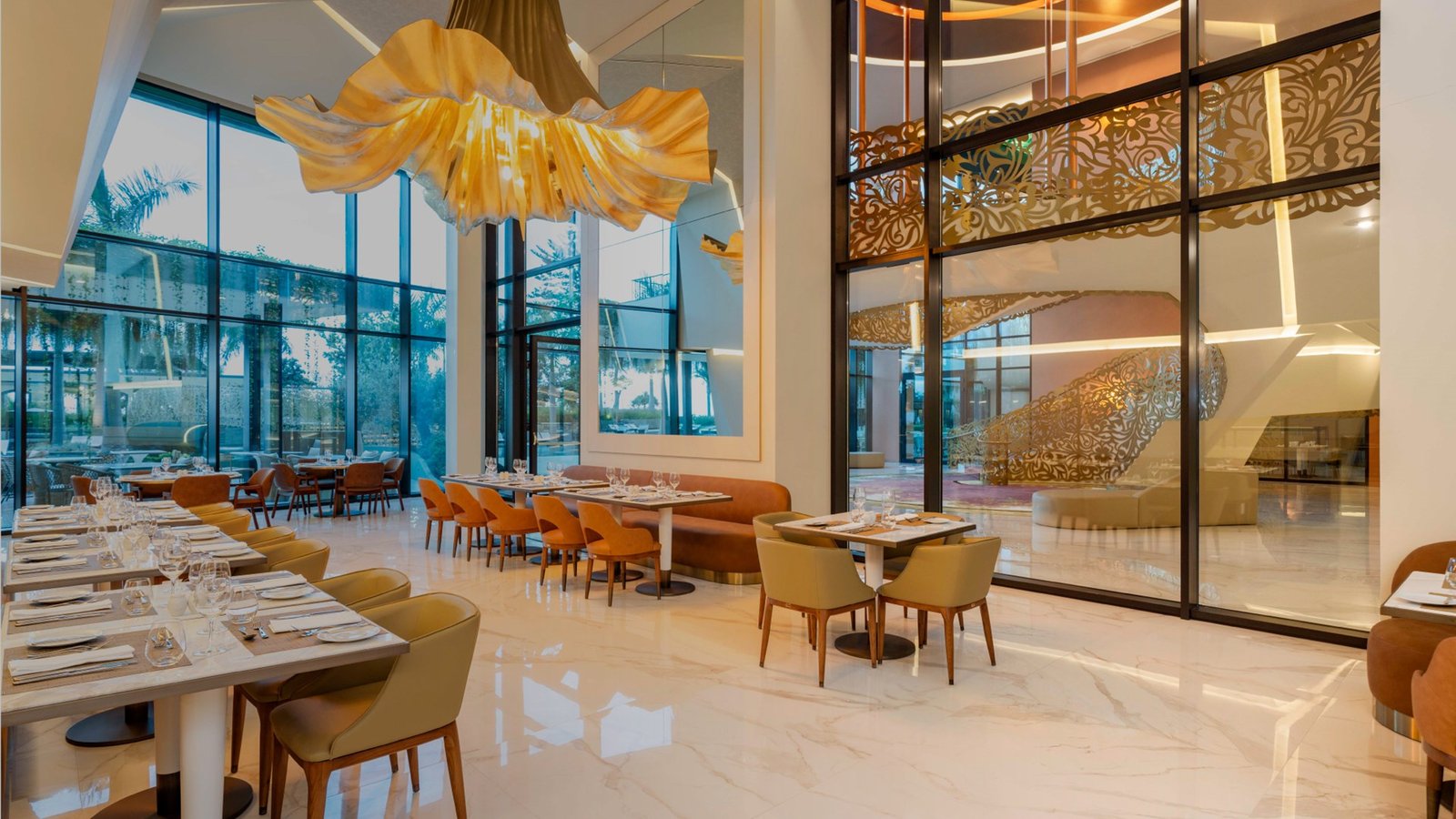 Savoy Palace, hibiscus restaurant