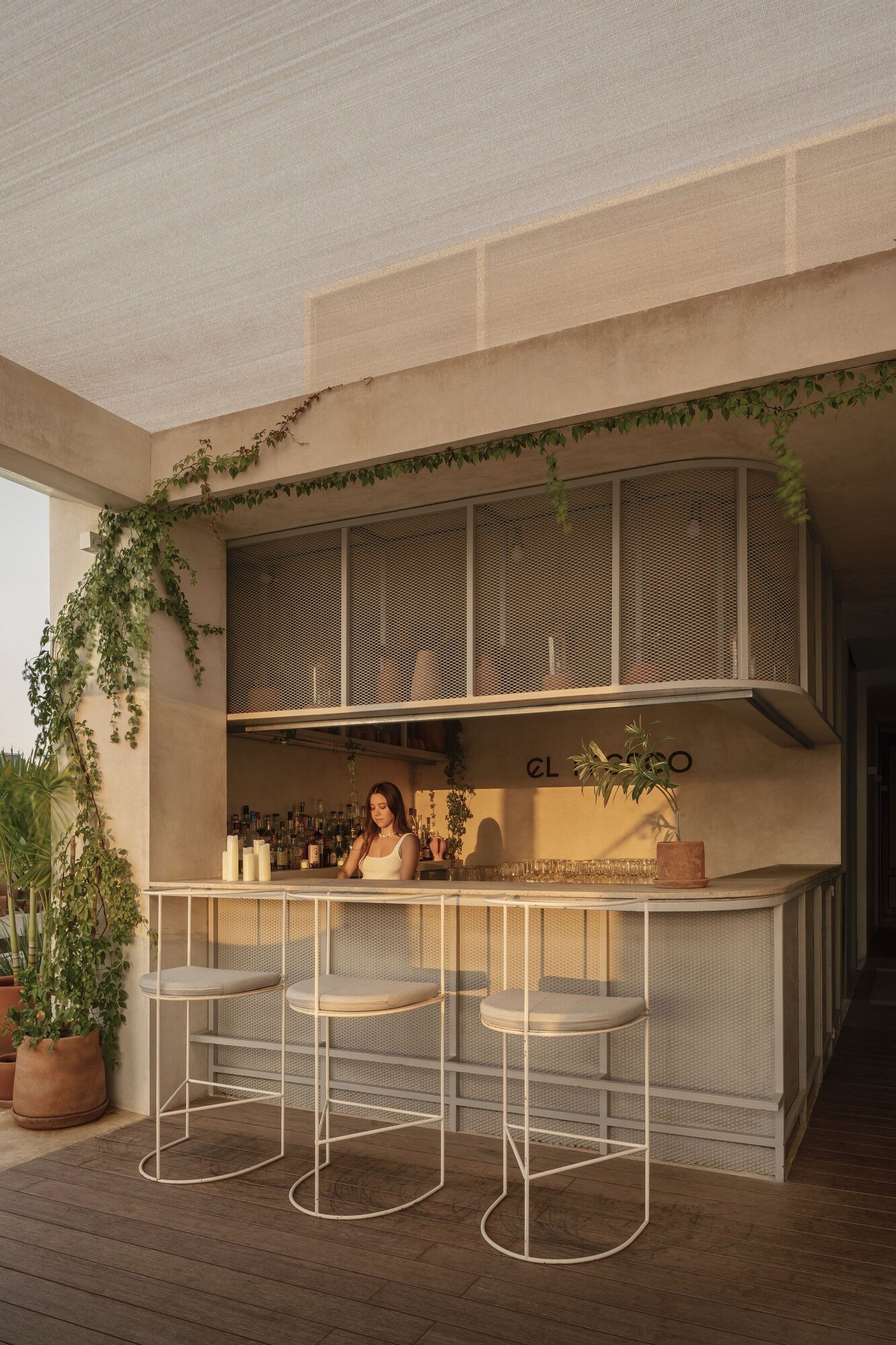 Hotel Sureño, eat & drink