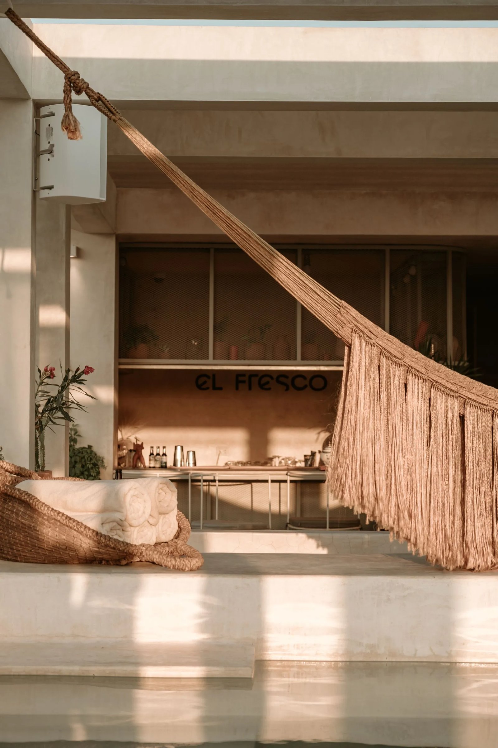 Hotel Sureño, eat & drink