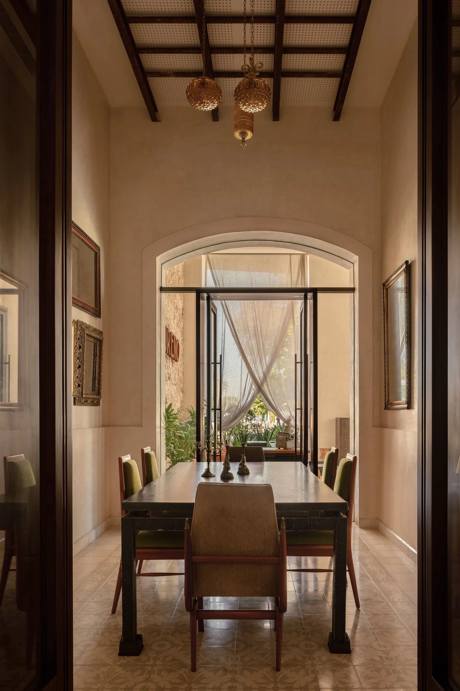 Hotel Sureño, eat & drink