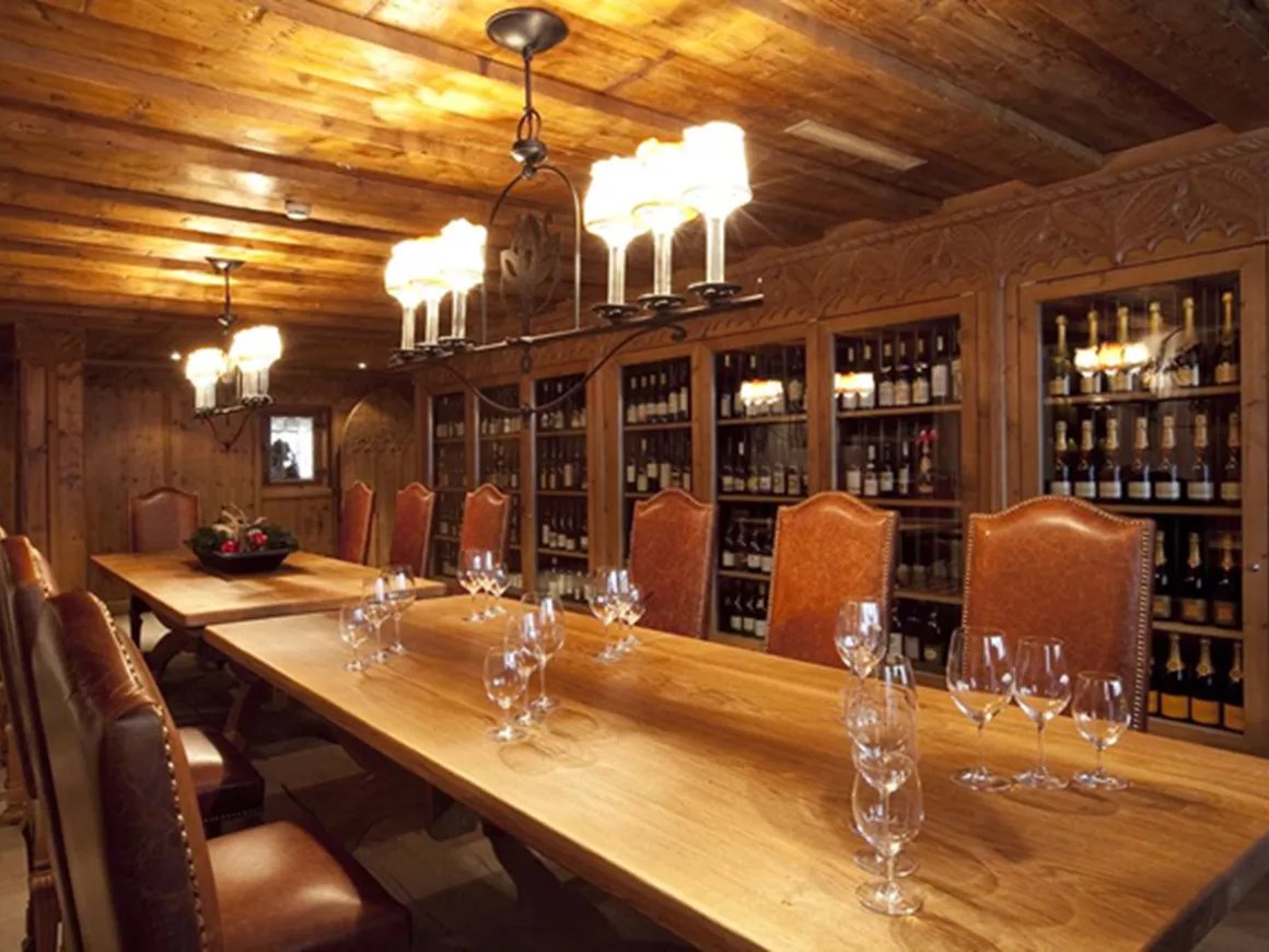 Hotel Trofana Royal, at the table