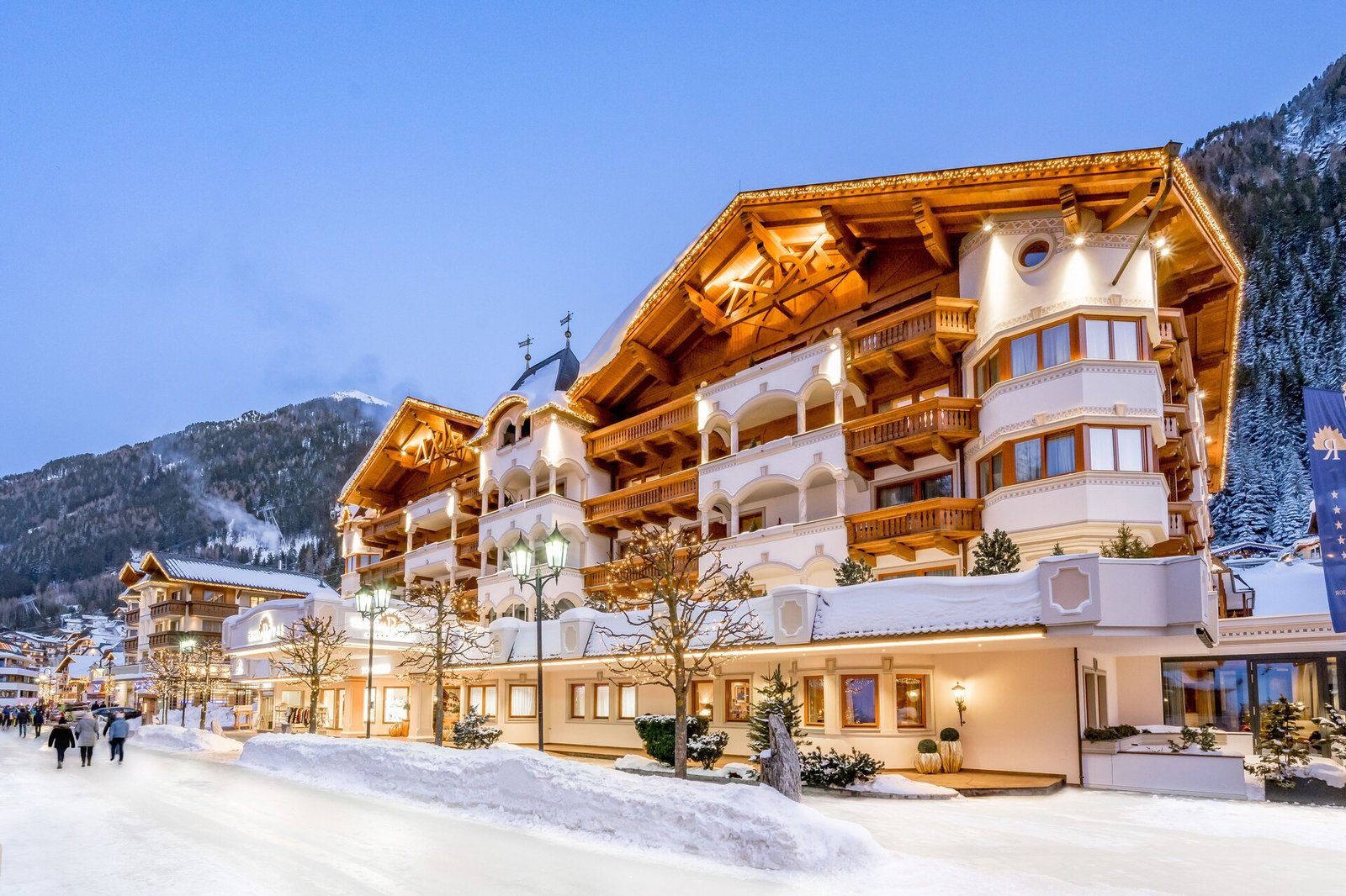 Hotel Trofana Royal, how it began