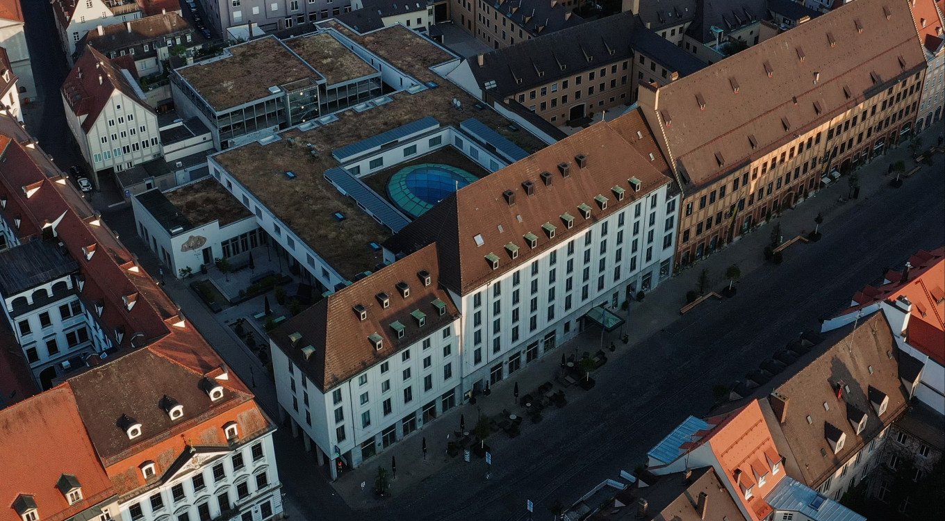 Hotel Maximilian's, backstory