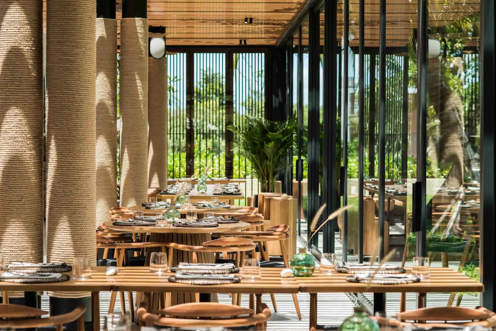 Sailing Club Signature Resort — eat & drink