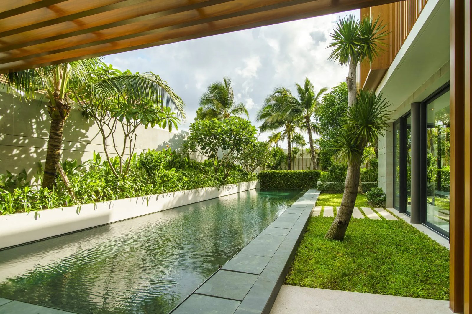 Sailing Club Signature Resort — vibe
