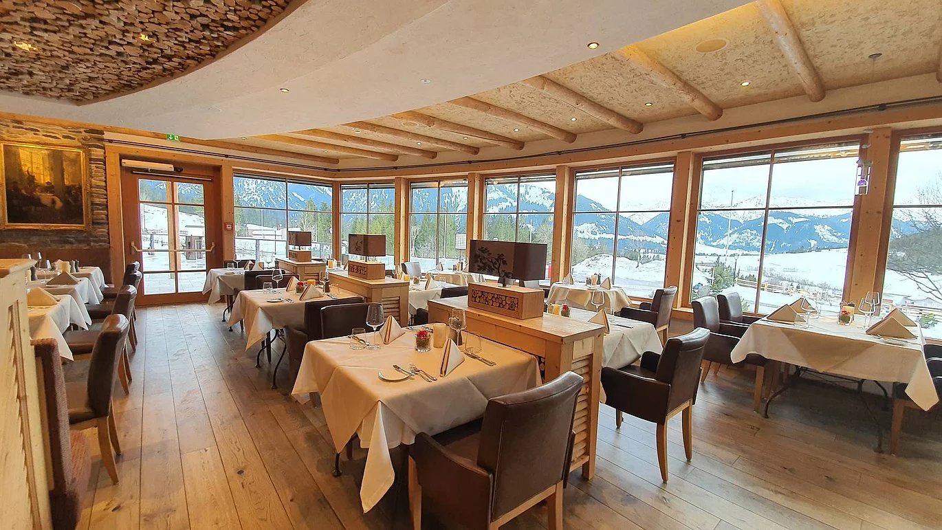 Hotel Bergblick-SPA 5 Sterne, at the table