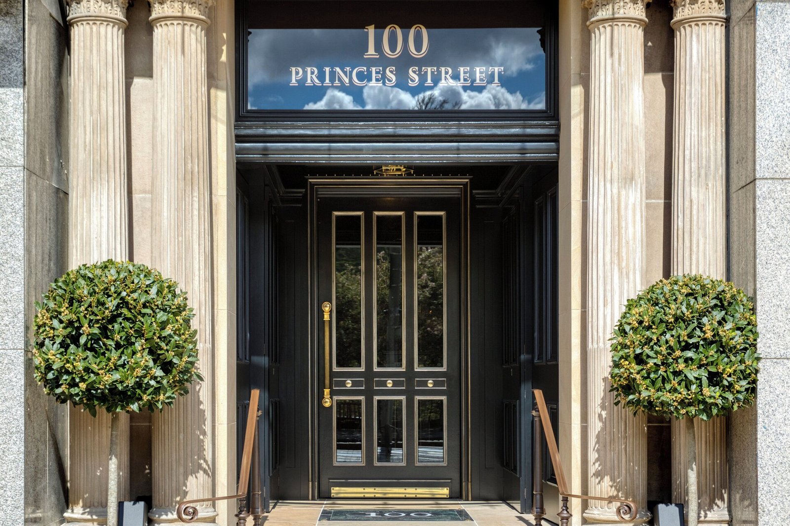 100 Princes Street, backstory
