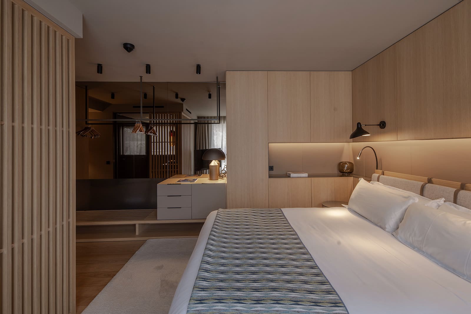 The Blackpine Hotel, rooms