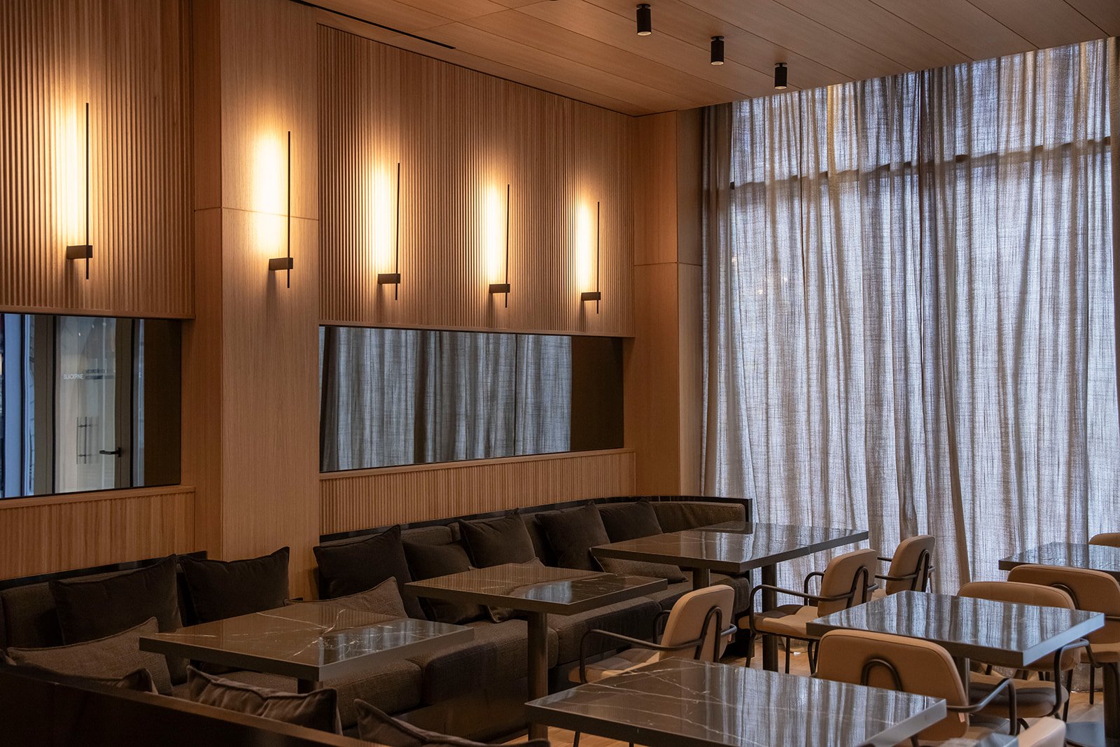 The Blackpine Hotel, eat & drink