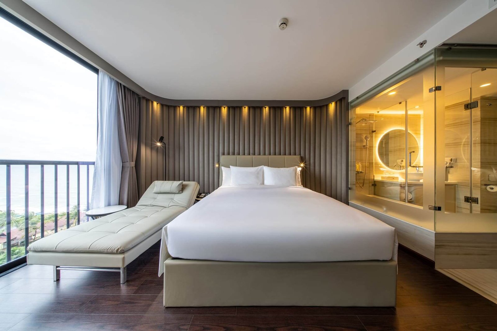 WorldHotels Long Beach Resort Phu Quoc — vibe