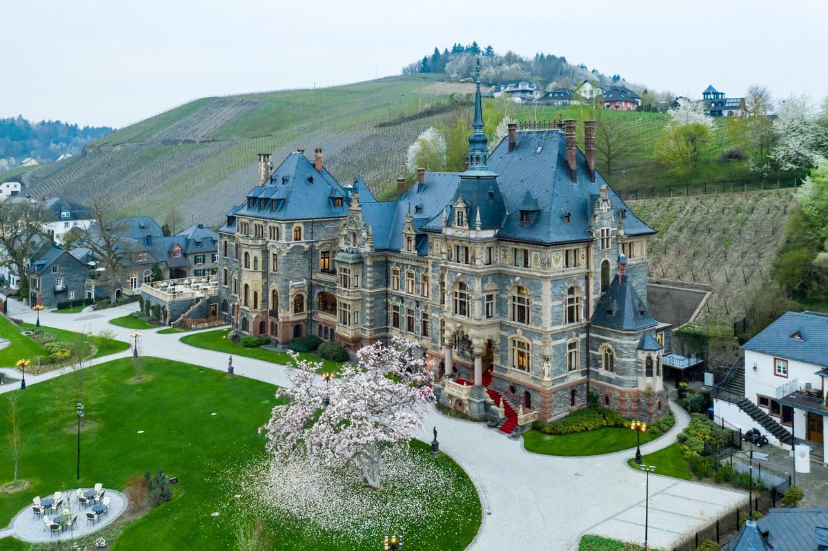 Schloss Lieser, how it began