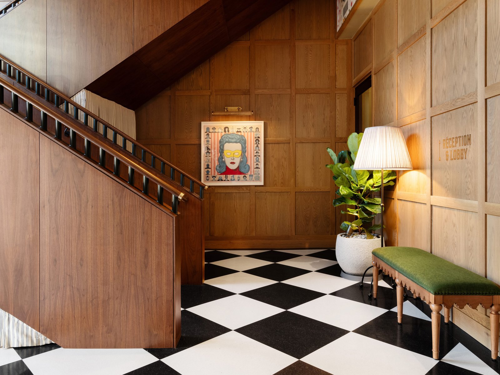 Palihouse Hyde Park Village, vibe