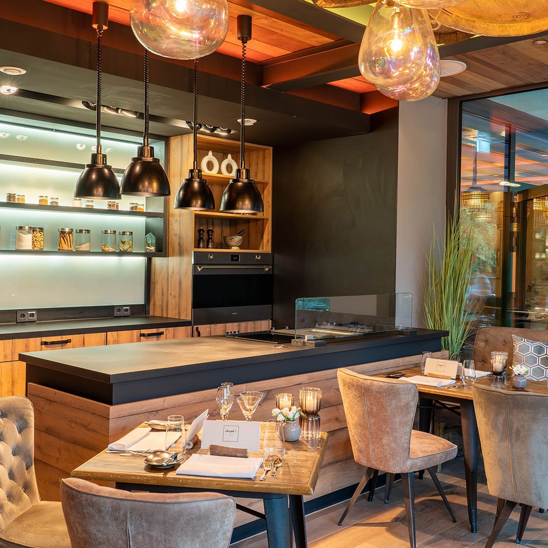 Hotel Romantischer Winkel, at the table