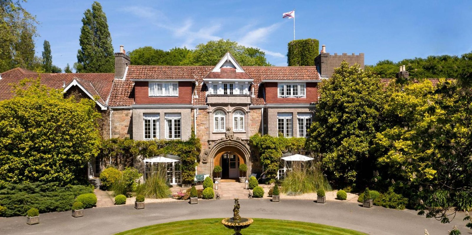 Longueville Manor Hotel and Restaurant, backstory