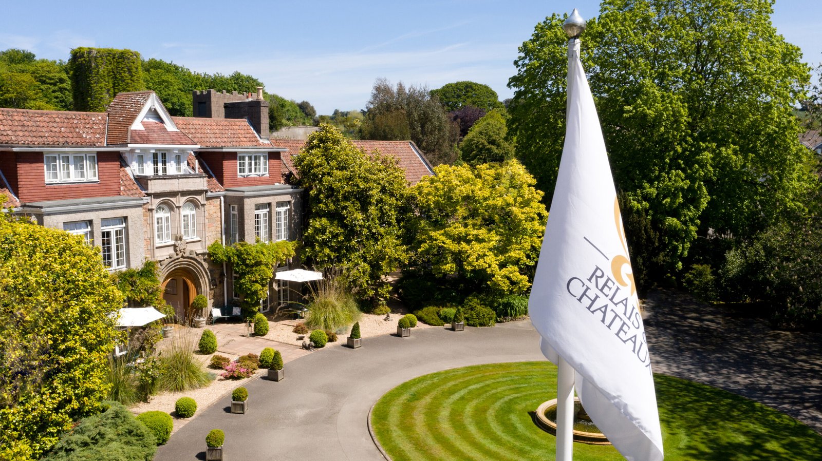 Longueville Manor Hotel and Restaurant, backstory