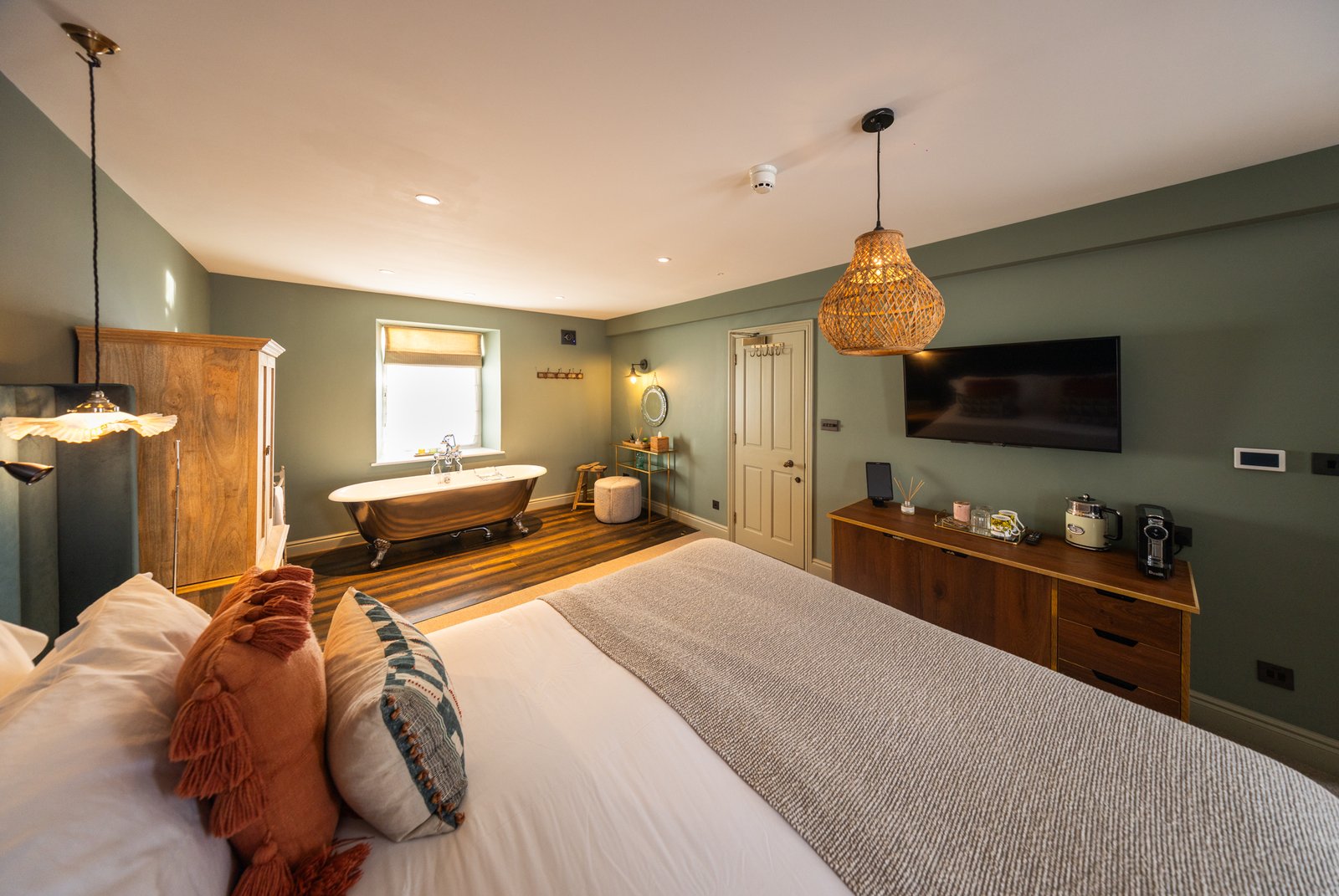 The Blonde Hedgehog Hotel, rooms