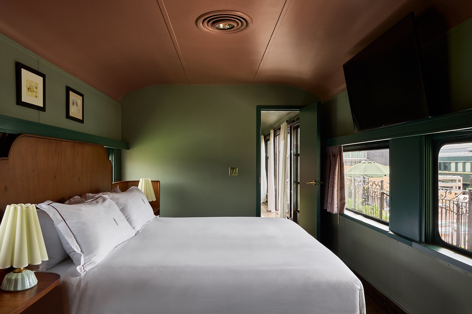 The Hotel Chalet, rooms