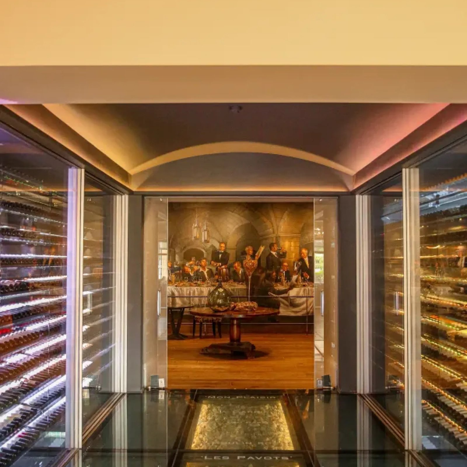 The Vineyard Hotel, vibe