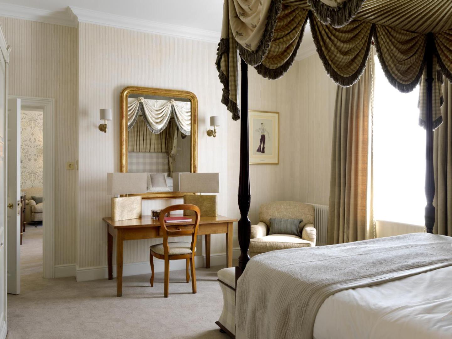 The Vineyard Hotel, rooms