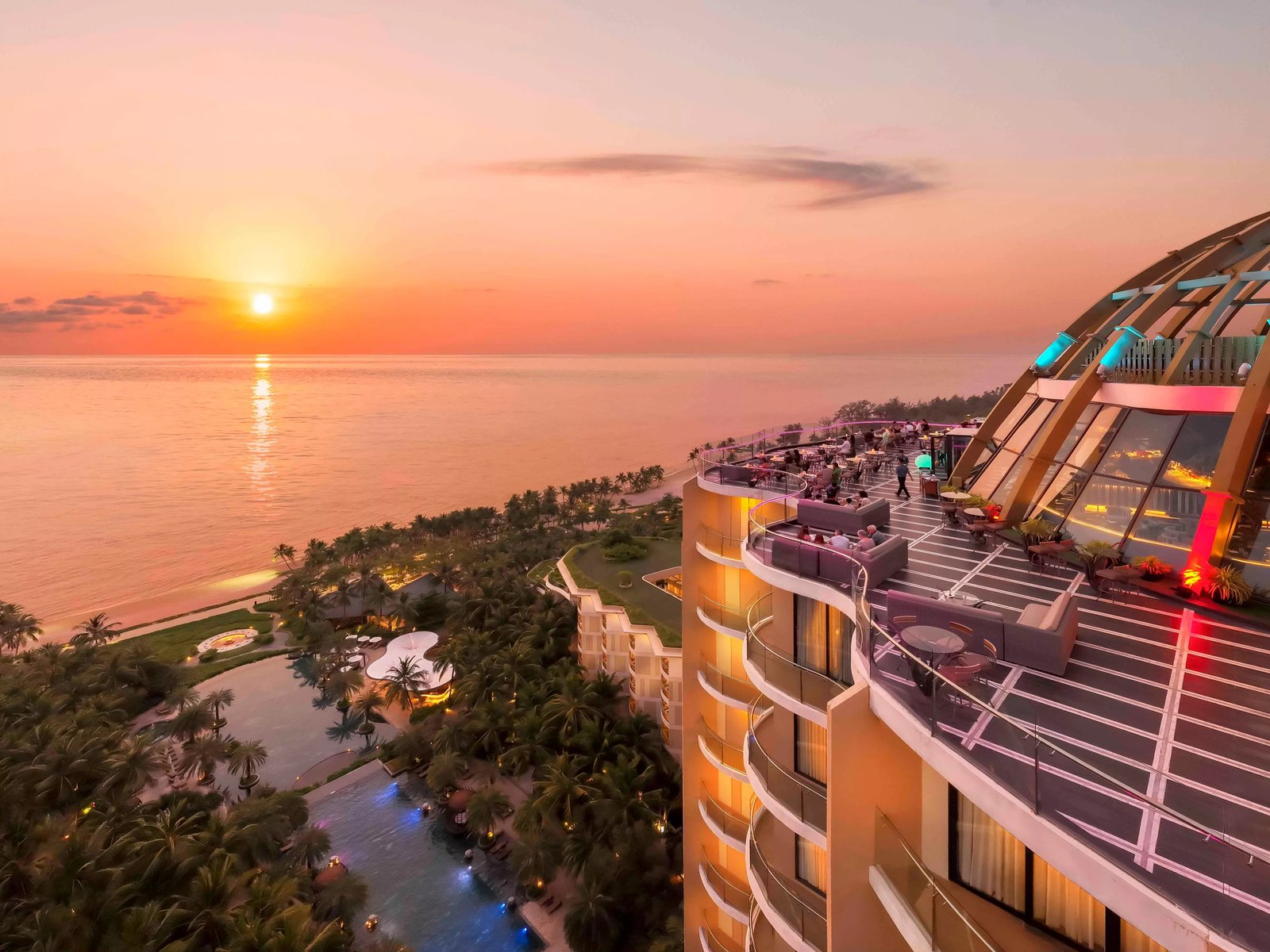 InterContinental Phu Quoc Long Beach Resort — vibe