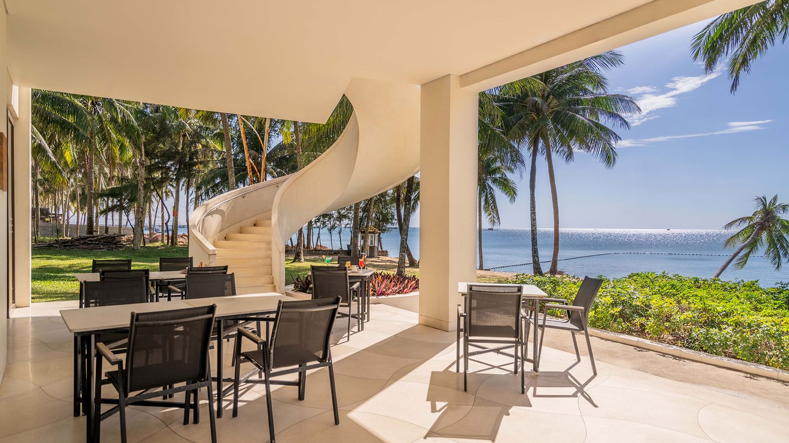 The Shells Resort & Spa Phu Quoc, flow restaurant