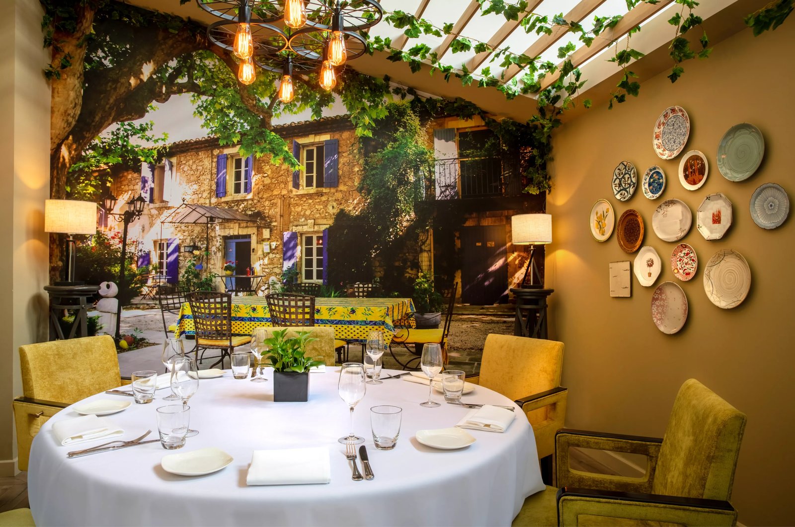Sofitel Saigon Plaza — eat & drink