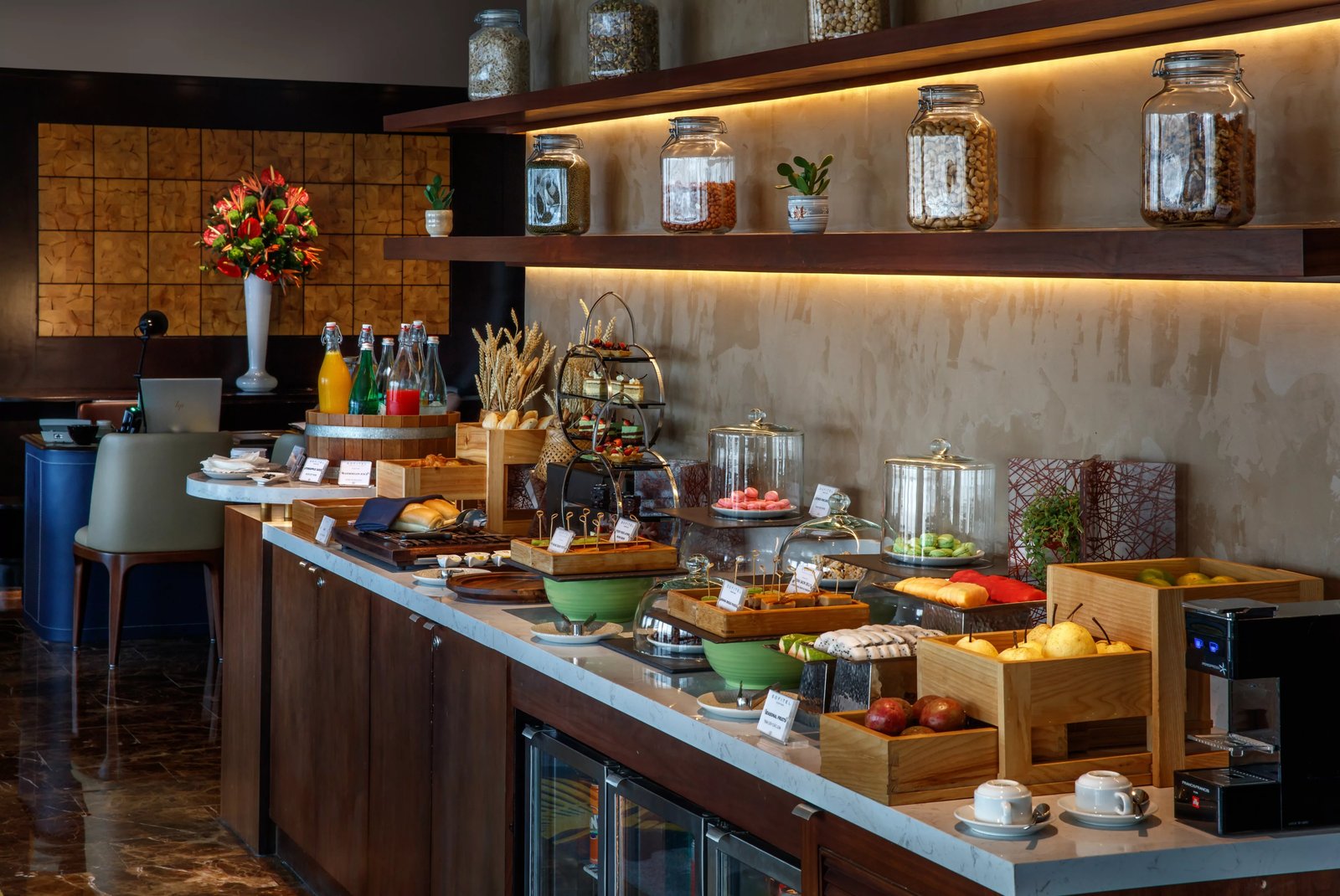 Sofitel Saigon Plaza — eat & drink