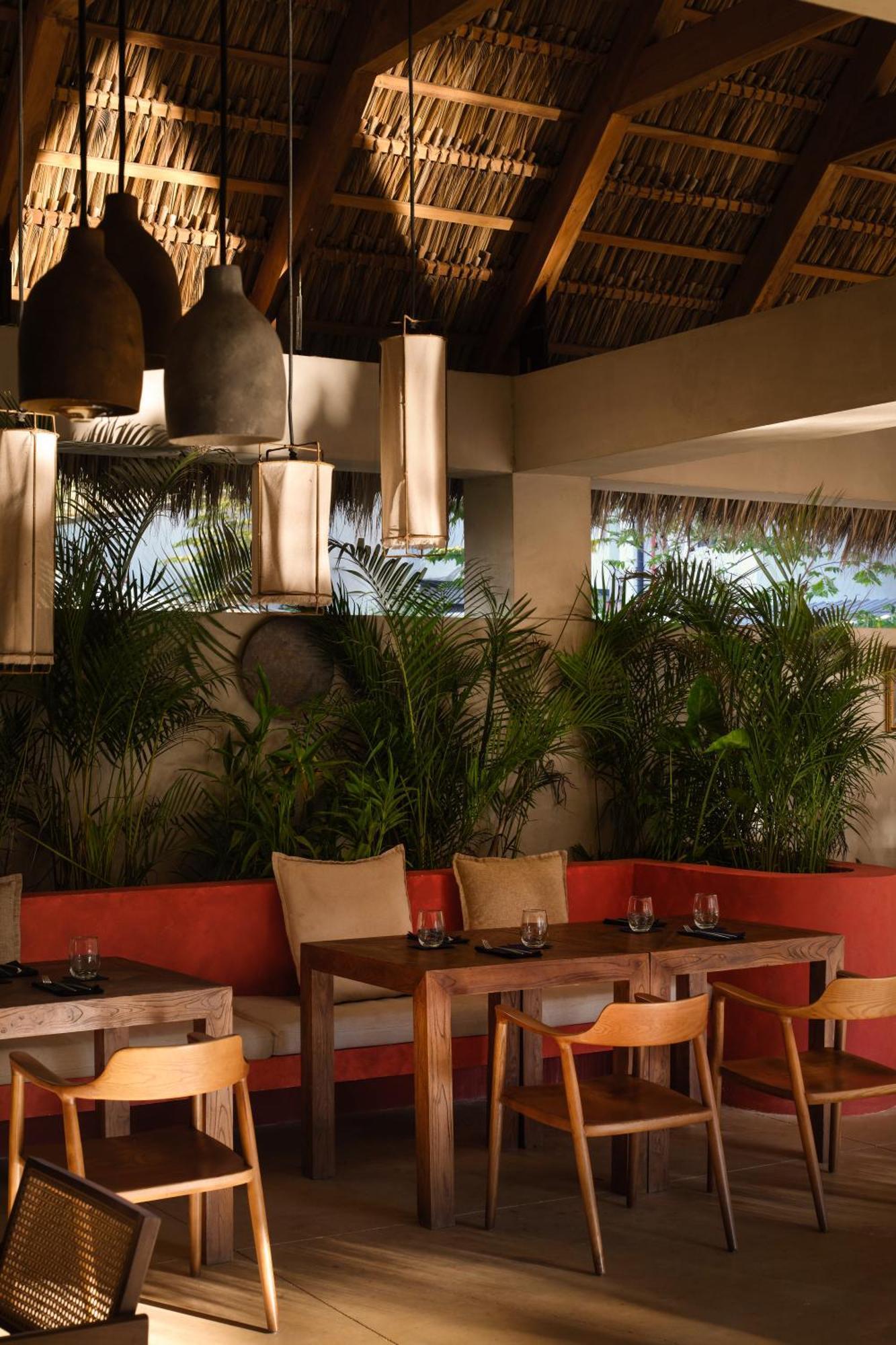 Esh Hotel & Spa, a Member of Design Hotels, eat & drink