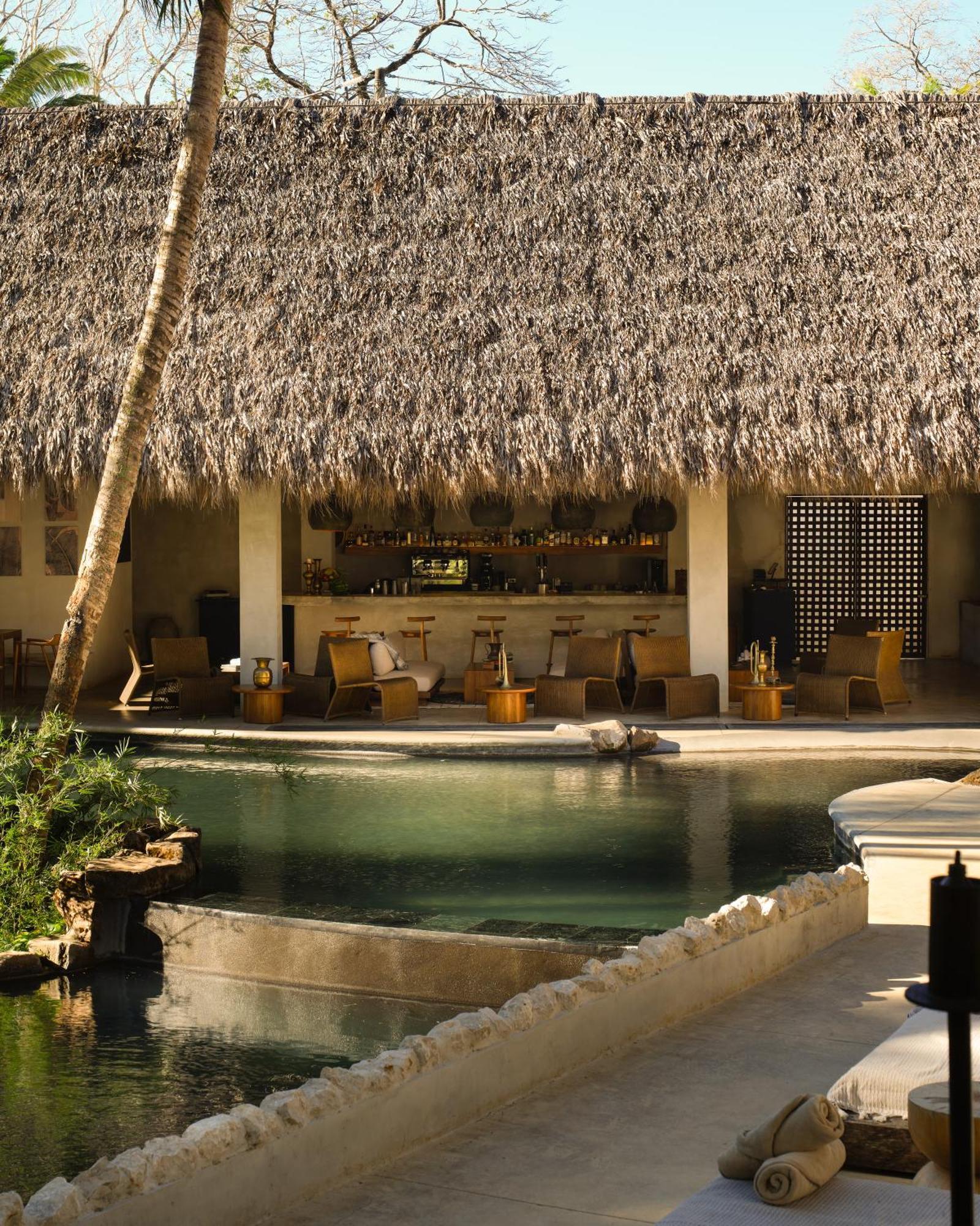 Esh Hotel & Spa, a Member of Design Hotels, eat & drink