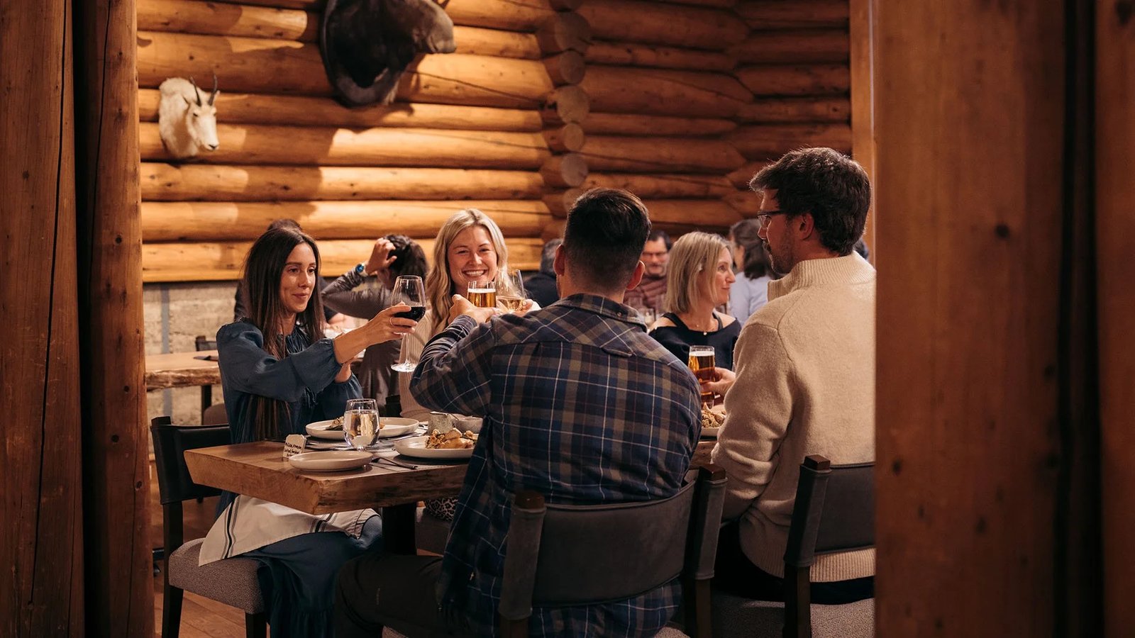 The Lodge at Bow Lake, elkhorn dining room