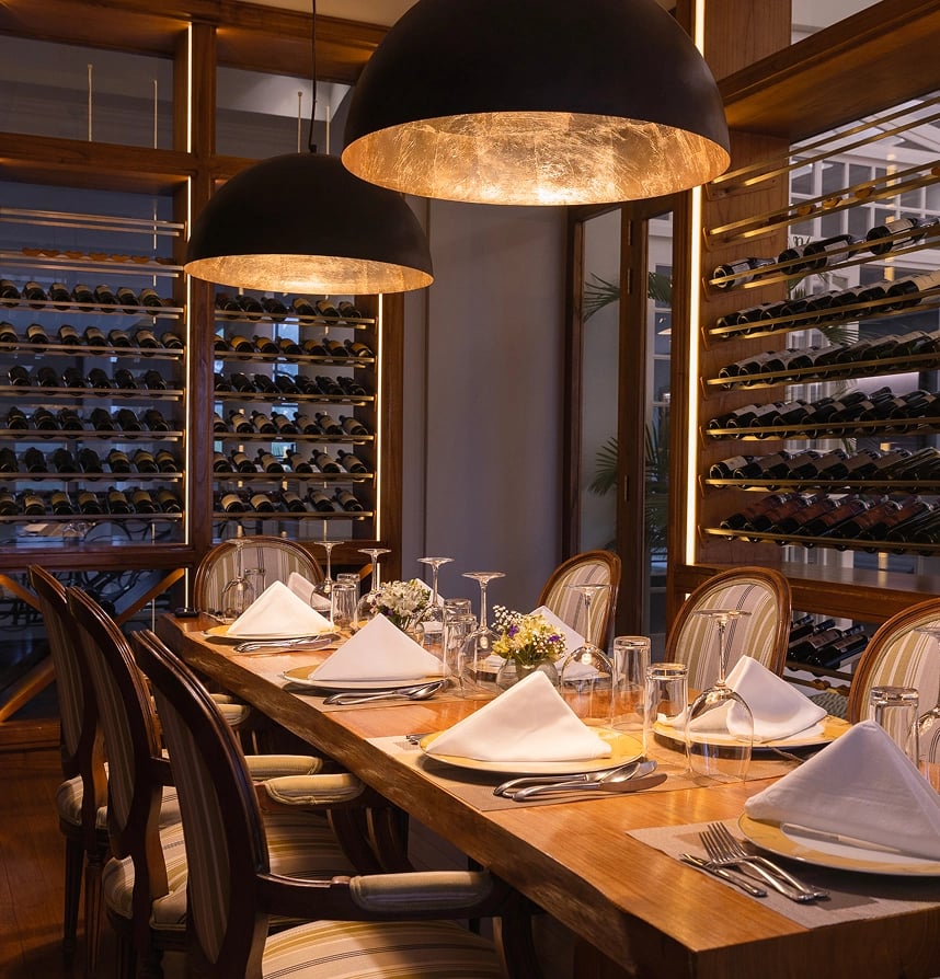 Hemingways Nairobi, eat & drink