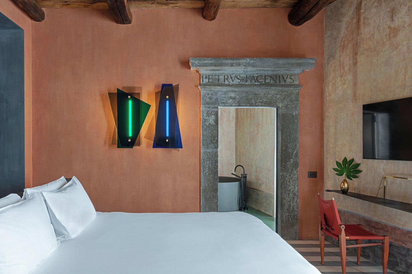 Palazzo Petrvs, rooms