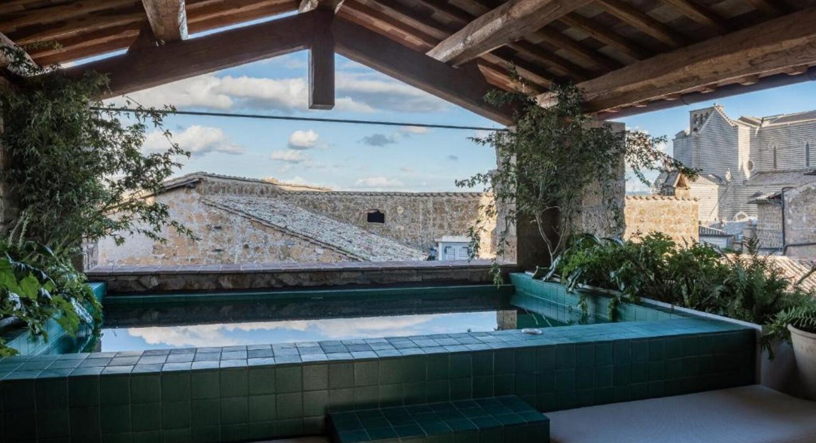 Palazzo Petrvs, vibe