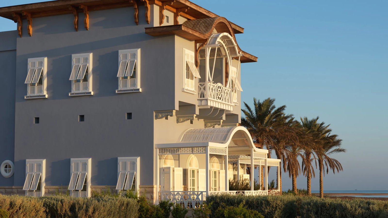 La Maison Bleue El Gouna, backstory