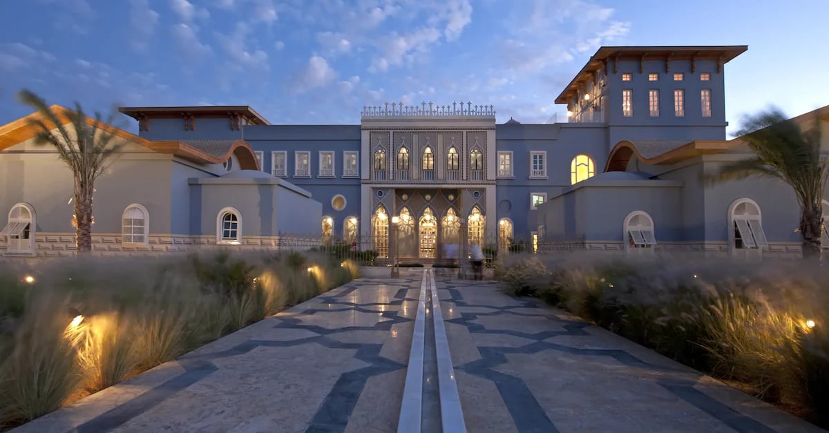 La Maison Bleue El Gouna, backstory