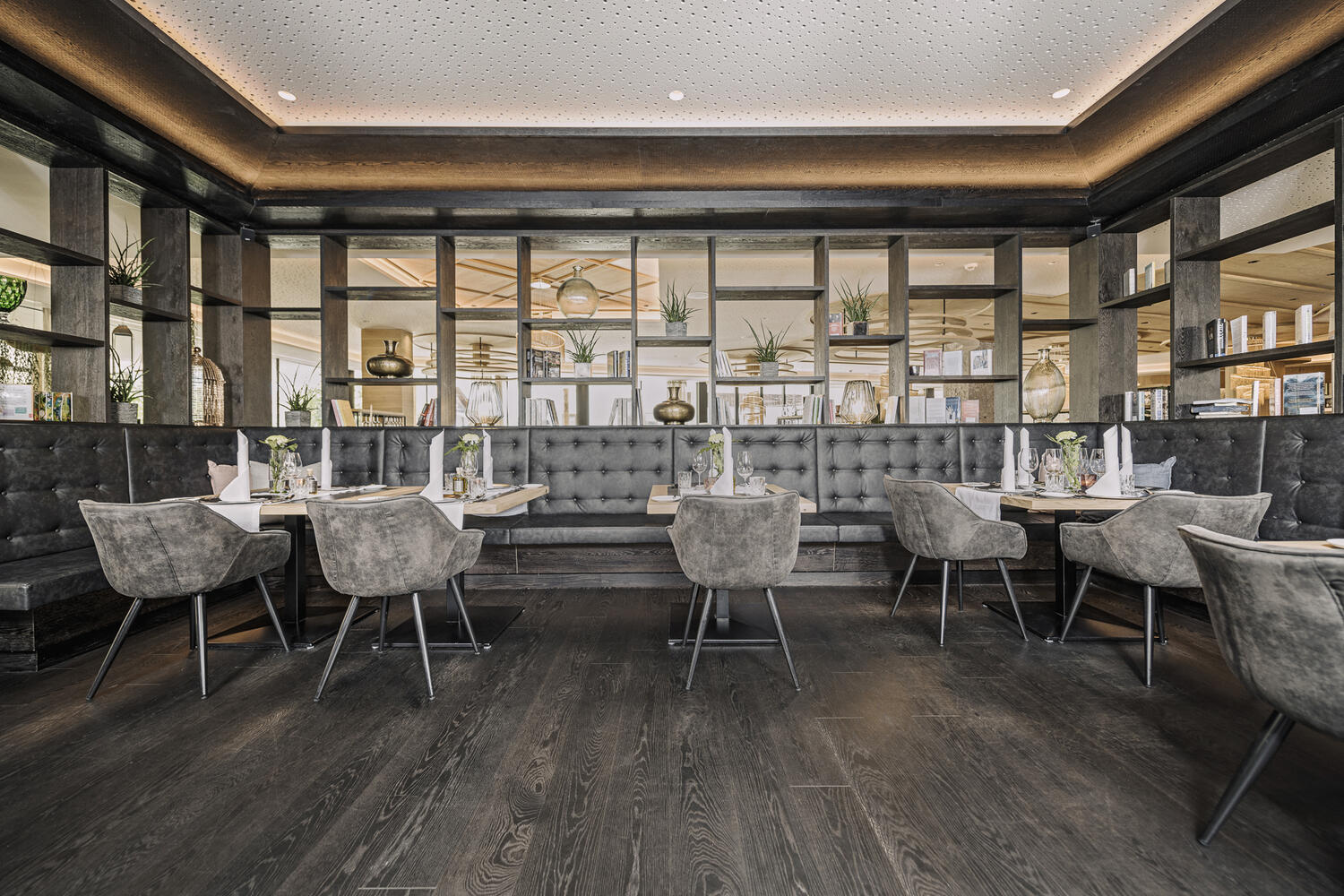 Alpenresort Schwarz, at the table