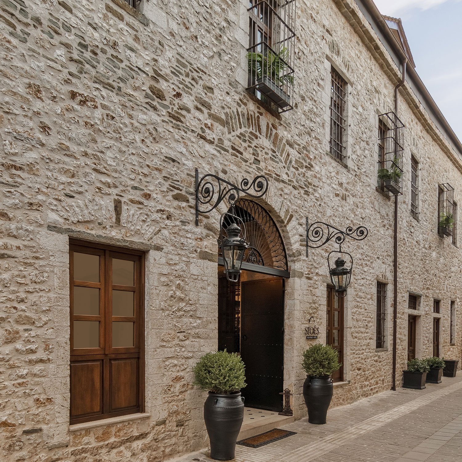 Stoes Boutique Hotel, backstory