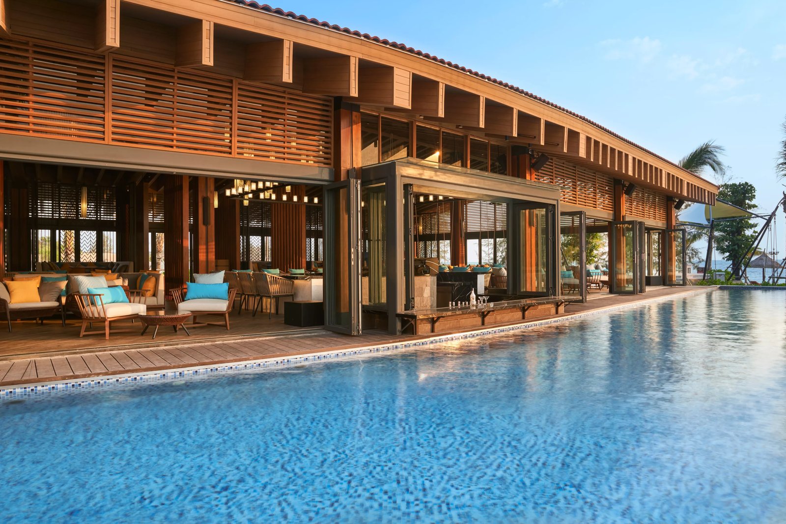 Mövenpick Resort Waverly Phu Quoc, the pool