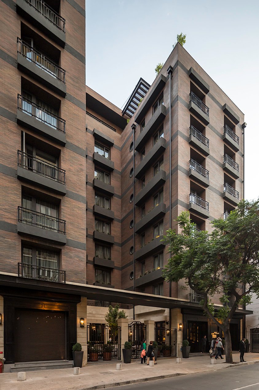 The Singular Santiago, backstory