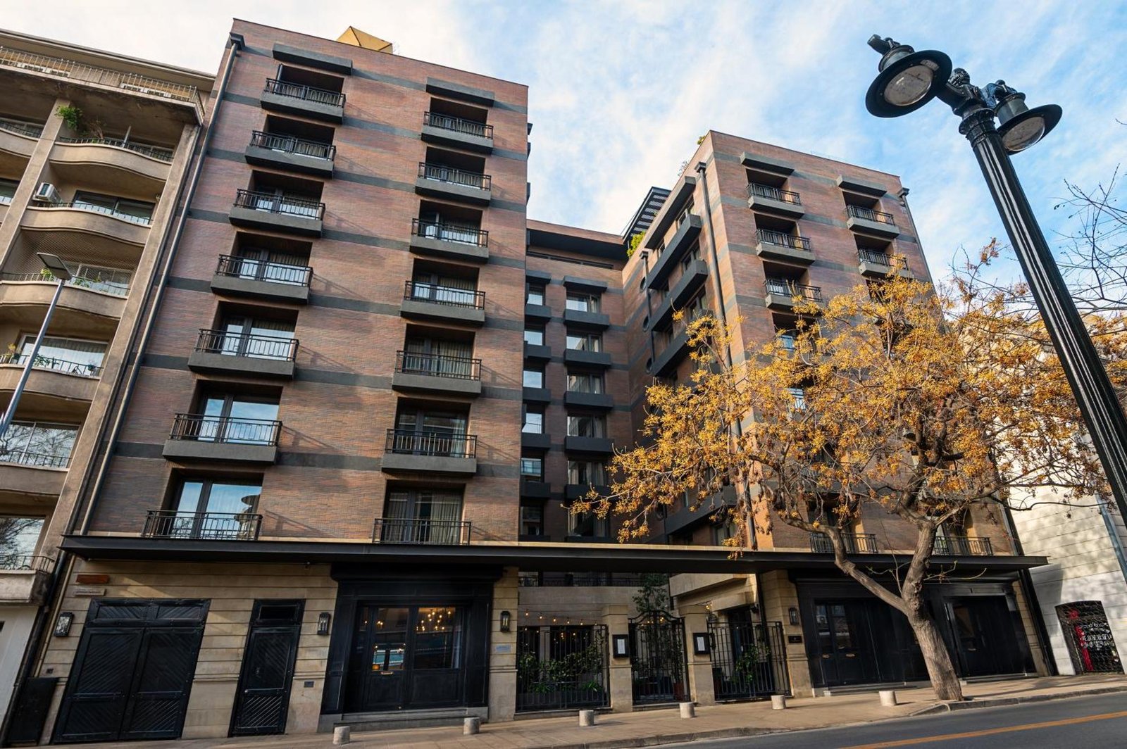 The Singular Santiago, backstory