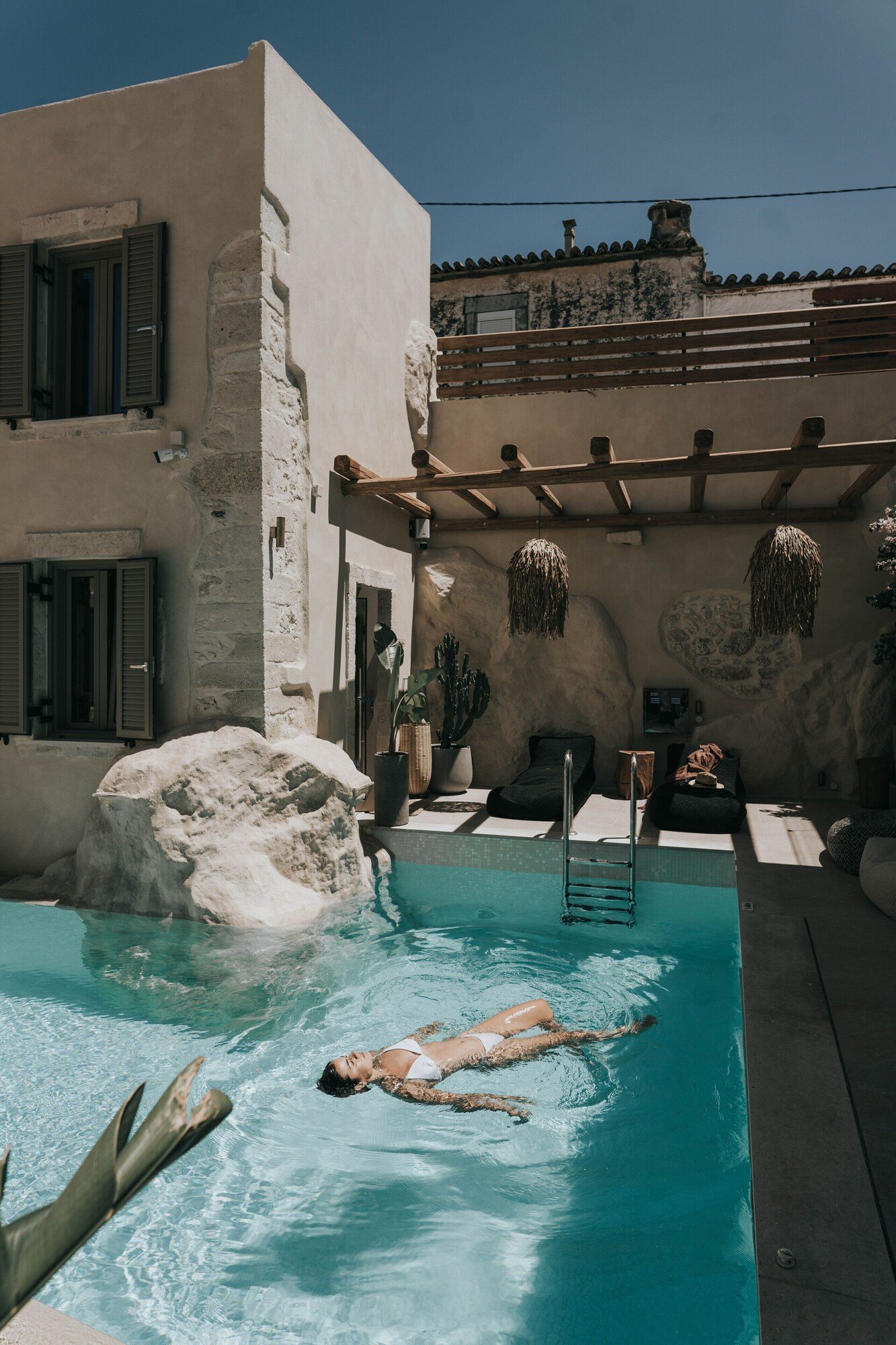Manili Boutique Suites & Villas