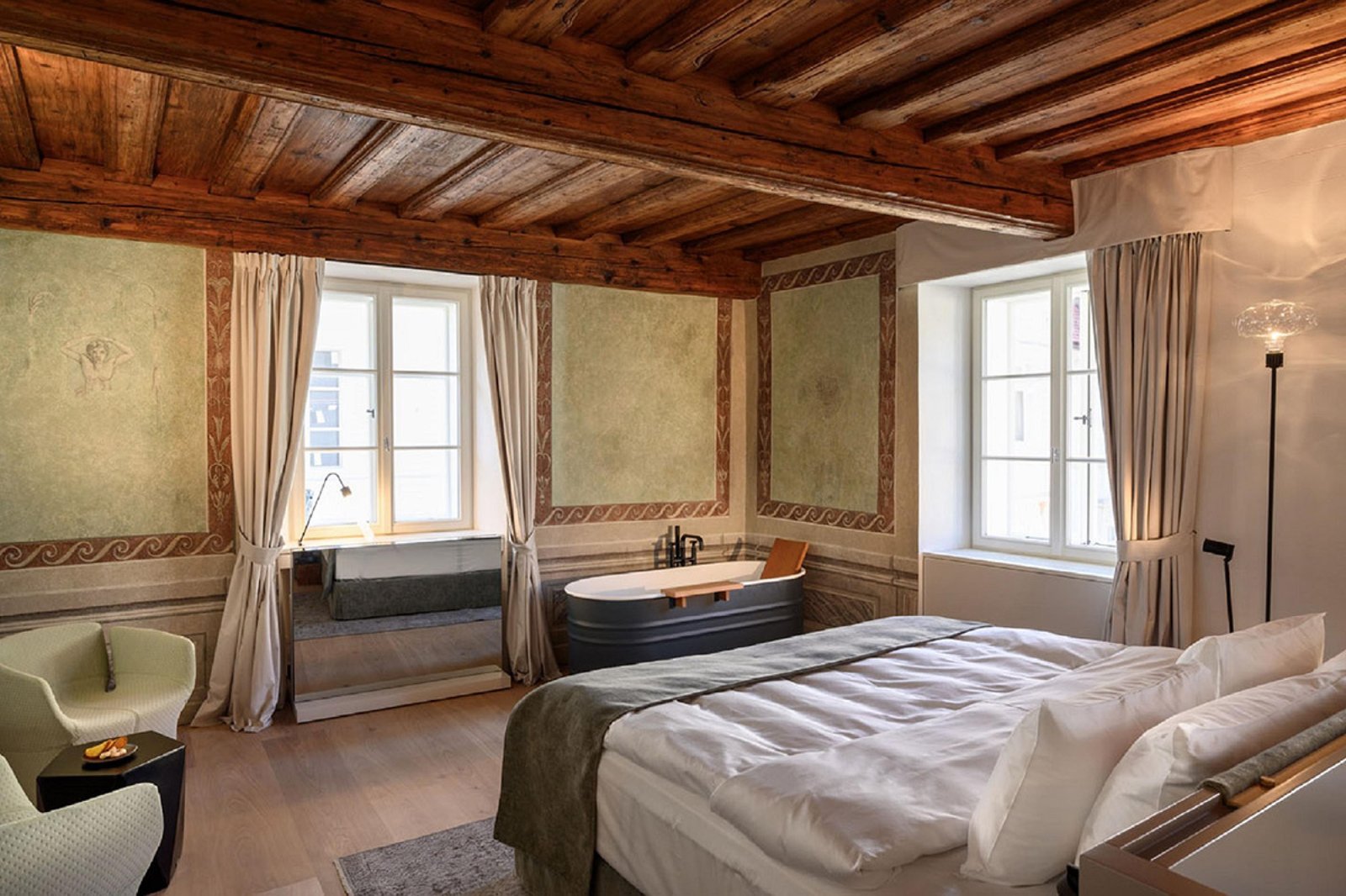 Zlata Ladjica, rooms